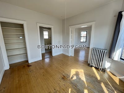 Cambridge Renovated 2 bed 1 bath available NOW on Pleasant St in Cambridge!   Central Square/cambridgeport - $2,800